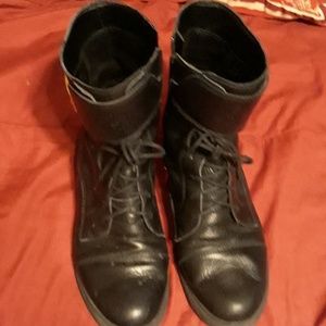Combat boots